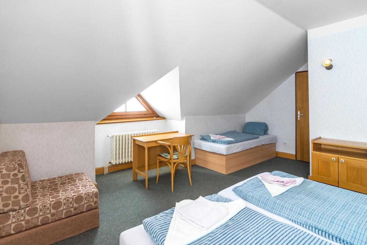 Mala Rennerovka Hotel Strazne Luaran gambar