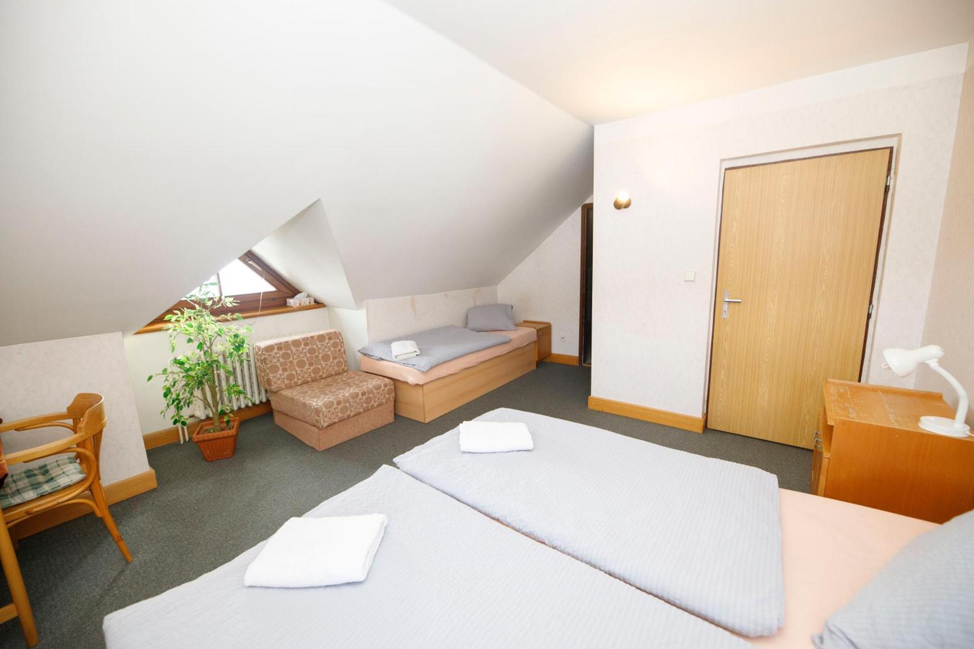 Mala Rennerovka Hotel Strazne Luaran gambar